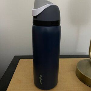 Owala - 32oz FreeSip Stainless Steel Water Bottle